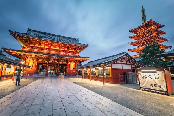 Tokyo-május 20, 2019: Night shot a Sensoji templom Asakus — Stock Fotó
