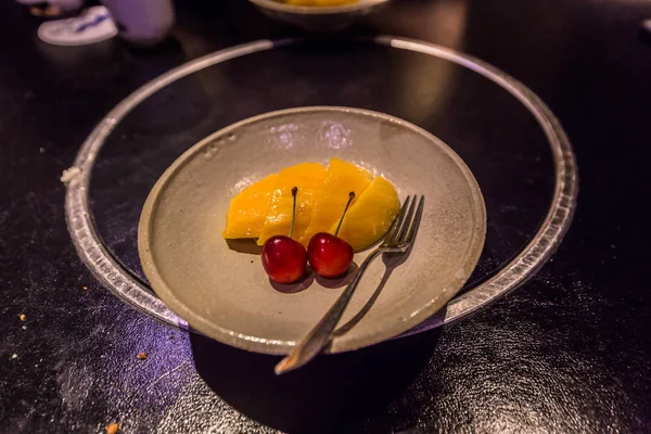 Tokio-20 mei 2019: een fruit dessert in Ginza district, Tokio, — Stockfoto