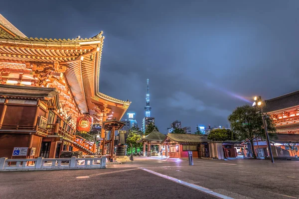 Tokyo - 20 Mayıs 2019: Asakus'taki Sensoji tapınağının gece çekimi — Stok fotoğraf