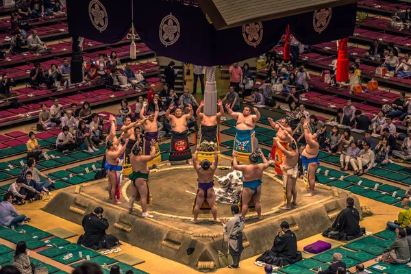 Tokyo - 19 Mayıs 2019: Ryogoku arenada Sumo güreş maçı,