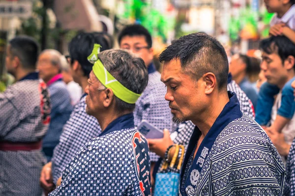 Tokyo - 19 maggio 2019: Persone che celebrano il Sanja Matsuri festi — Foto Stock