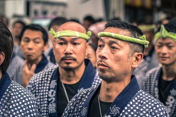 Tokyo - 19 Mayıs 2019: Sanja Matsuri festivalini kutlayanlar