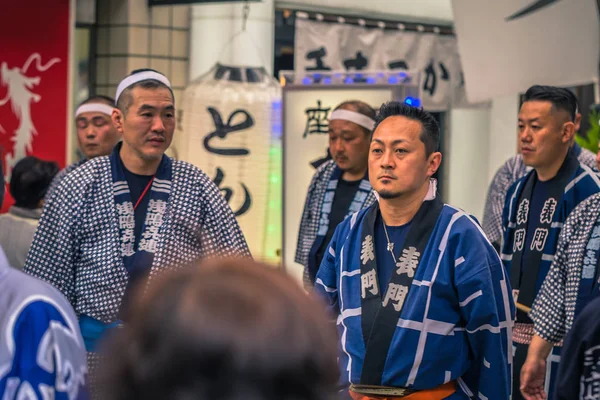 Tokyo - 19 Mayıs 2019: Sanja Matsuri festivalini kutlayanlar