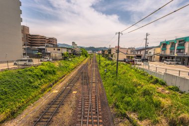 Takayama - 26 Mayıs 2019: Takayama'nın eski kentinde tren hattı,