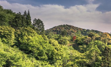 Kyoto - 29 Mayıs 2019: Kyoto'daki Kiyomizu-Dera tapınağı, Japonya
