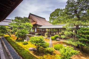 Kyoto - 30 Mayıs 2019: Kyoto'daki Daikakuji Budist tapınağı, Japonya