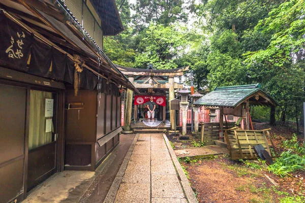 Kyoto - May 28, 2019: The Fushimi Inari Shinto shrine in Kyoto, — Stock Photo, Image