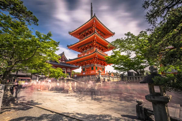 Kyoto - 29 Mayıs 2019: Kyoto'daki Kiyomizu-Dera tapınağı, Japonya — Stok fotoğraf