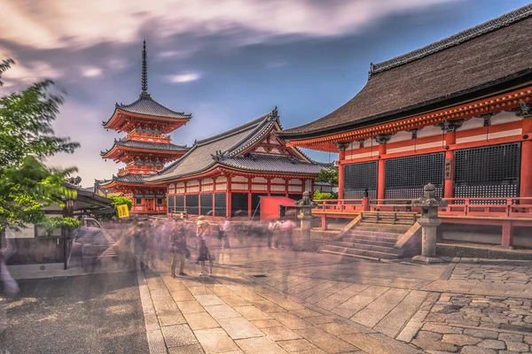 Kyoto - 29 Mayıs 2019: Kyoto'daki Kiyomizu-Dera tapınağı, Japonya — Stok fotoğraf