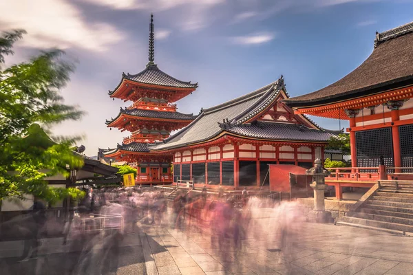 Kyoto - 29 Mayıs 2019: Kyoto'daki Kiyomizu-Dera tapınağı, Japonya — Stok fotoğraf