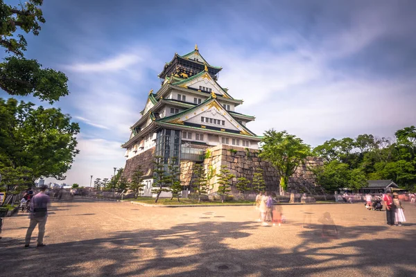 Ósaka-Červen 01, 2019: hrad Ósaka v Ósace, Japonsko — Stock fotografie