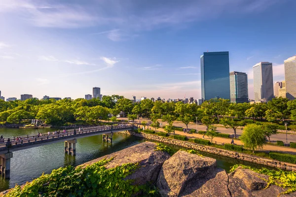 Osaka - 01 Haziran 2019: Osaka şehir merkezi, Japonya