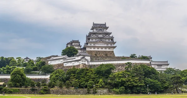 Himeji-červen 02, 2019: ikonický hrad Himeji v regionu o — Stock fotografie