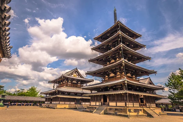 Ikaruga - 03 de junho de 2019: O Horyu-Ji, templo em Irakuga, Nara P — Fotografia de Stock