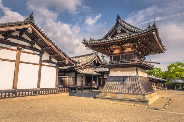 Ikaruga - 03 de junio de 2019: El Horyu-Ji, templo en Irakuga, Nara P — Foto de Stock