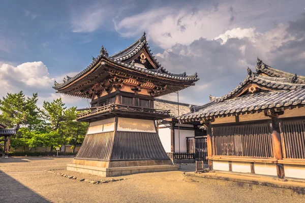 Ikaruga - 03 de junio de 2019: El Horyu-Ji, templo en Irakuga, Nara P — Foto de Stock