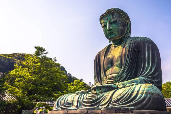 Kamakura-Červen 06, 2019: velká socha Buddhy v Kotoku- — Stock fotografie