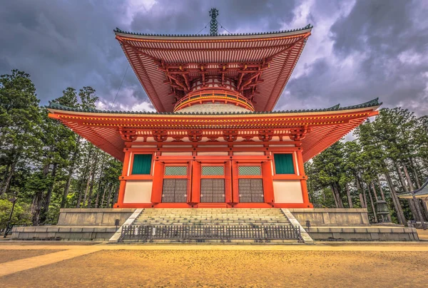 Koyasan - 04 de junio de 2019: Dai Garan templo budista en Koyasan, J — Foto de Stock