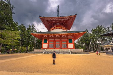 Koyasan - 04 Haziran 2019: Koyasan'daki Dai Garan Budist tapınağı, J