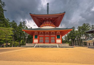 Koyasan - 04 Haziran 2019: Koyasan'daki Dai Garan Budist tapınağı, J