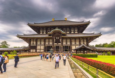 Nara - 31 Mayıs 2019: Nara'daki büyük Todai-ji tapınağı, Japonya