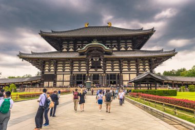 Nara - 31 Mayıs 2019: Nara'daki büyük Todai-ji tapınağı, Japonya