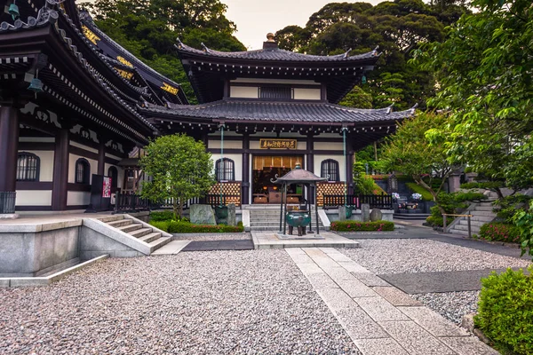 Kamakura - 06 giugno 2019: Sala principale del tempio di Hasedera a Kamaku — Foto Stock