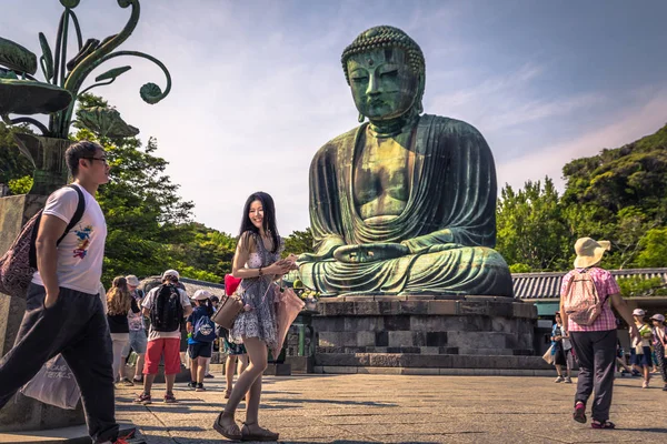 Kamakura - June 06, 2019: The great Buddha statue in the Kotoku- — Stock Photo, Image