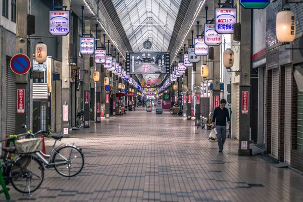 Himeji - 02. Juni 2019: Menschen auf den Straßen von himeji, im — Stockfoto