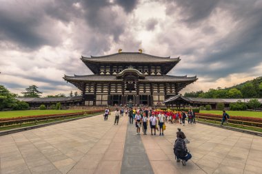 Nara - 31 Mayıs 2019: Nara'daki büyük Todai-ji tapınağı, Japonya