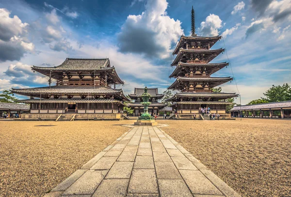 Ikaruga - 03 de junho de 2019: O Horyu-Ji, templo em Irakuga, Nara P — Fotografia de Stock