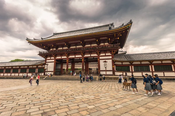 Nara-květen 31, 2019: velký chrám Todai-ji v Nara, Japonsko — Stock fotografie