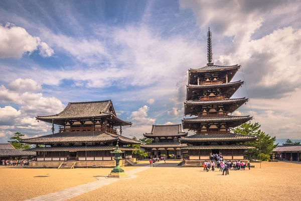 Ikaruga - 03 de junho de 2019: O Horyu-Ji, templo em Irakuga, Nara P — Fotografia de Stock