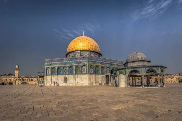 Jerusalem - 04 lokakuu 2018: Kallion kupoli vanhassa Ci — kuvapankkivalokuva