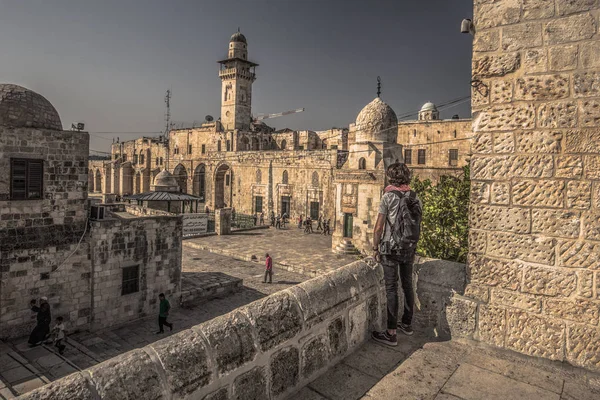 Jerusalén - 04 de octubre de 2018: Antiguas ruinas de la antigua Ciudad de J — Foto de Stock