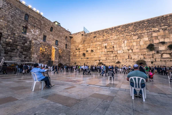 Jerusalén - 03 de octubre de 2018: El muro occidental del tem judío — Foto de Stock