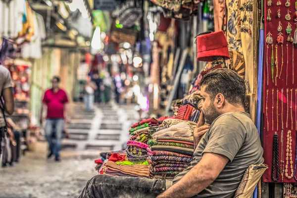 Jerusalén - 04 de octubre de 2018: Comercio y comerciantes en el Musl — Foto de Stock