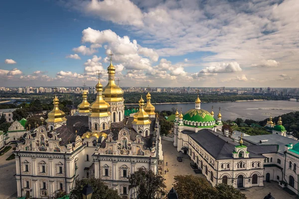 Kiev - 28 Eylül 2018: Ortodoks Pecher'in panoramik manzarası — Stok fotoğraf