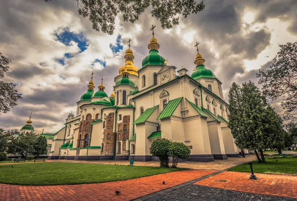 Kiev - september 28, 2018: heilige sophia orthodoxes kloster in ki — Stockfoto