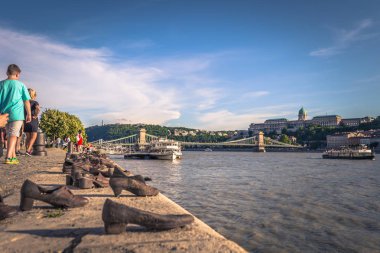 Budapeşte - 21 Haziran 2019: Budape'deki Tuna'nın panoramik manzarası