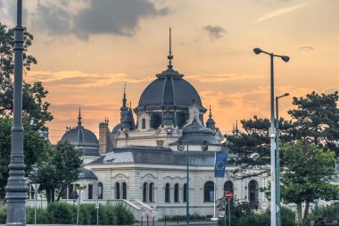 Budapeşte - 21 Haziran 2019: Hero'dan eski tarihi bina