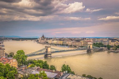 Budapeşte - 22 Haziran 2019: Budapeşte şehrinin panoramik manzarası