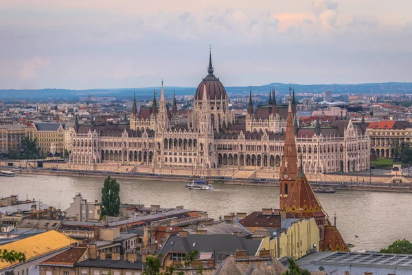 Budapeşte - 21 Haziran 2019: Budapeşte Parlamento binası