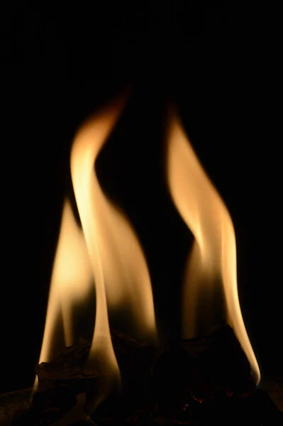 Feuer Flamme Auf Schwarzem Hintergrund — Stockfoto