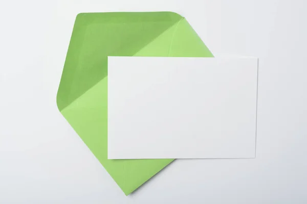 Envelope Cartão Sobre Fundo Branco — Fotografia de Stock