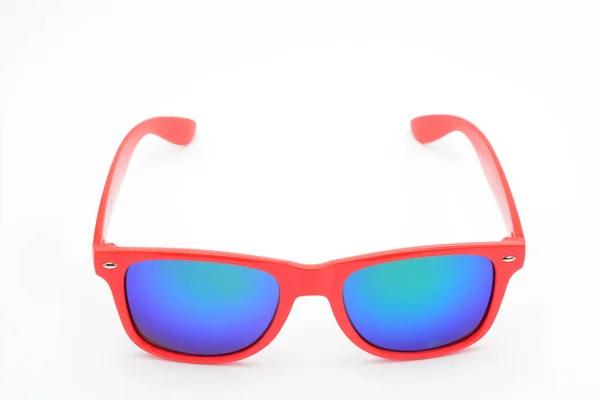 Primer Plano Gafas Sol Con Lentes Azules Superficie Blanca — Foto de Stock