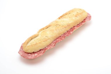 Beyaz arkaplanda sosisli sandviç