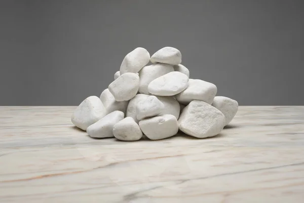 Белые камни — стоковое фото