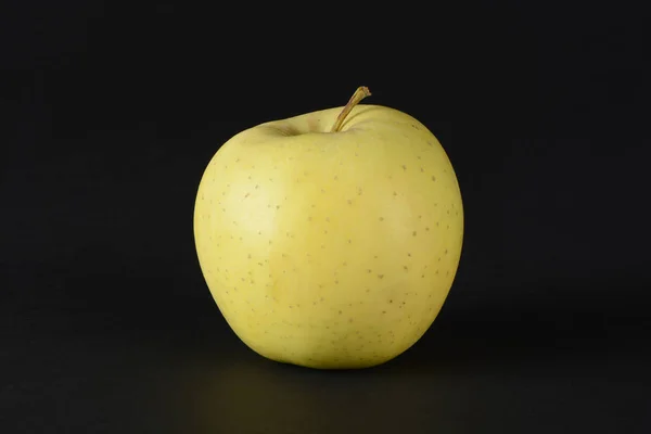 Ein Apfel, grün — Stockfoto