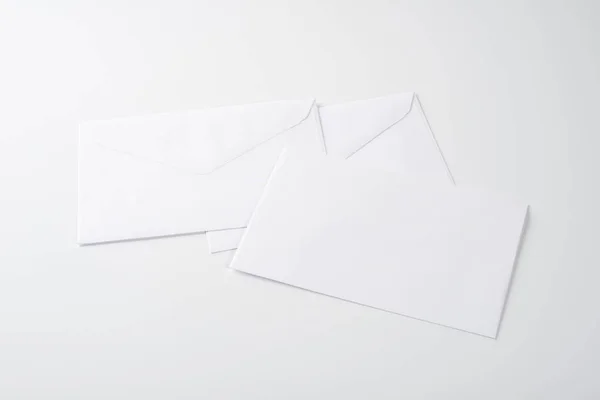 Enveloppen van wit papier — Stockfoto